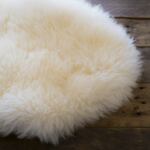 ムートン風ラグを洗ったら毛足が絡まった！家庭洗いで起こりやすいトラブル